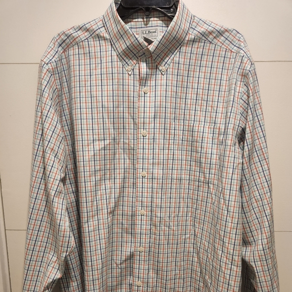 LL Bean Traditional Fit Shirt - Picture 2 of 4